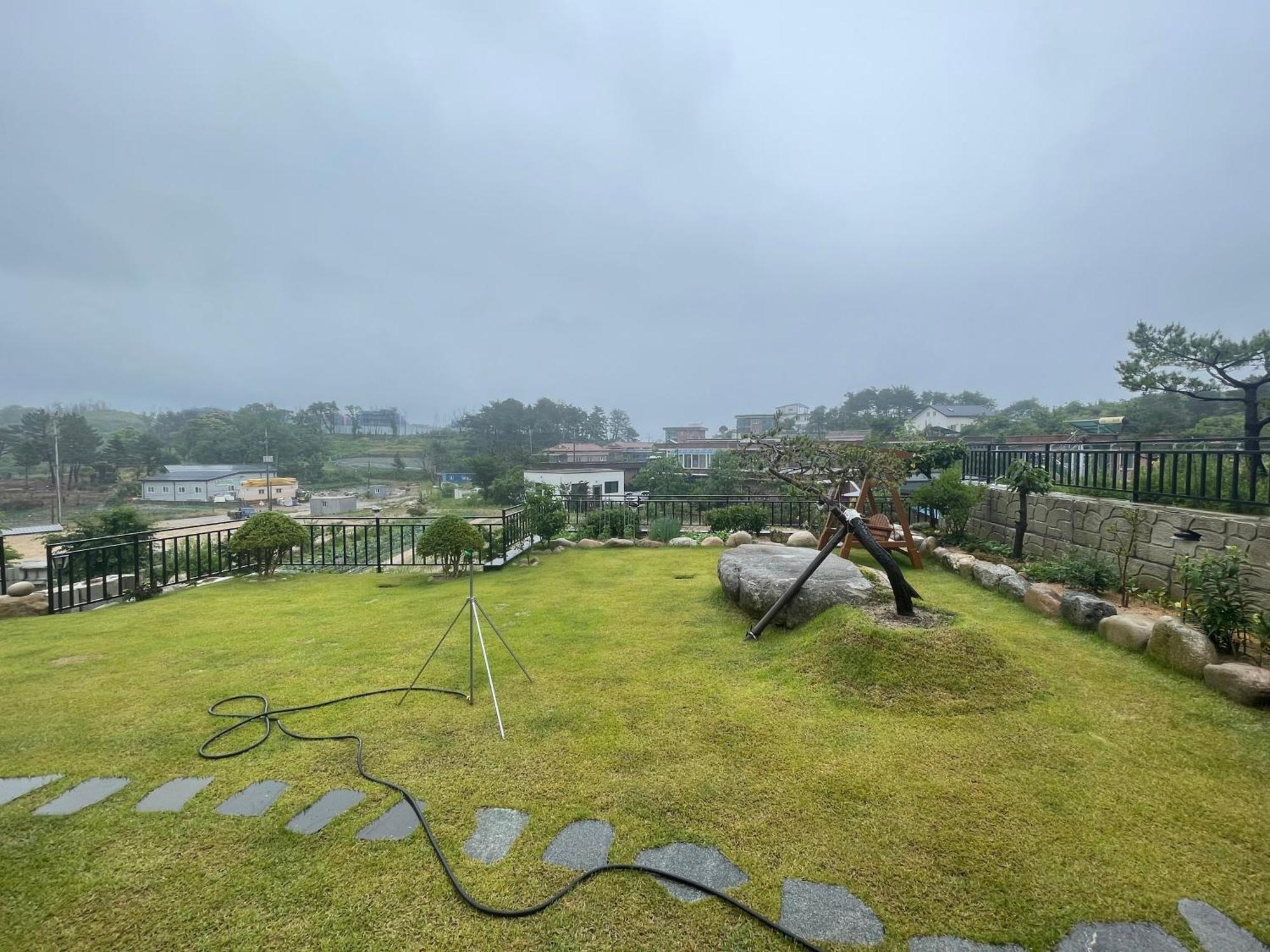 Goseung Luceluna Pension Hotel Goseong  Exterior photo